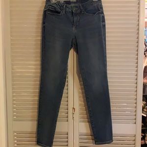 Mid rise skinny jeans